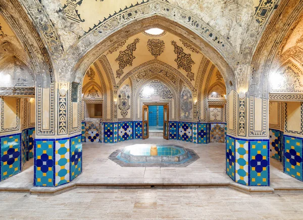 Sultan Amir Ahmad Bathhouse salonunda sıcak banyo. : Kashan, Iran