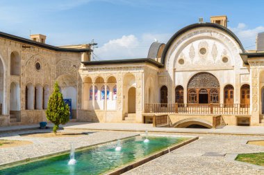 Courtyard Tabatabaei tarihi evi adlı harika manzarasını