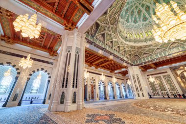 Sultan Qaboos Ulu Camii ana dua salonda