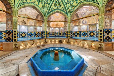 Havuz, Sultan Amir Ahmad Bathhouse ile sekizgen soyunma salonu