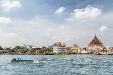 Bangkok, Tayland Chao Phraya Nehri boyunca yelken tekne
