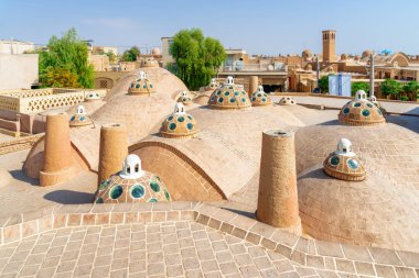 Doğa manzaralı çatı,: Kashan, Iran dışbükey gözlüklerle harika kubbeler