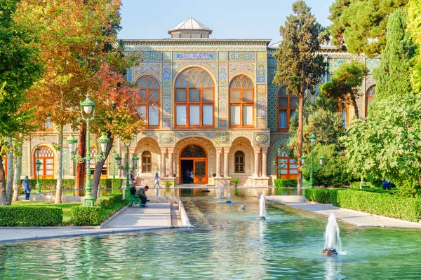 Doğal görünümü Gülistan Sarayı ve çeşmeler, Tahran, Iran