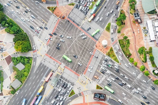 Road vägkorsning på downtown Seoul i Sydkorea — Stockfoto