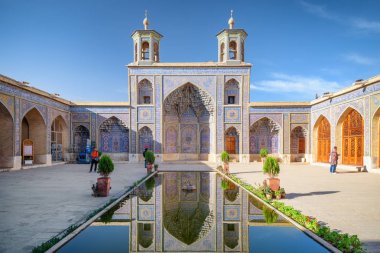 Şiraz 'da Nasir al-Mulk Camii 'nin muhteşem manzarası, Iran
