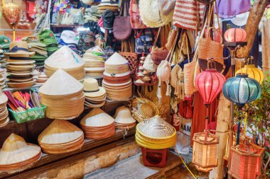 Hoi An Ancient Town geleneksel hediyelik eşya dükkanı, Vietnam