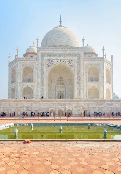 Vista lateral panorámica del Taj Mahal en Agra, India —  Fotos de Stock