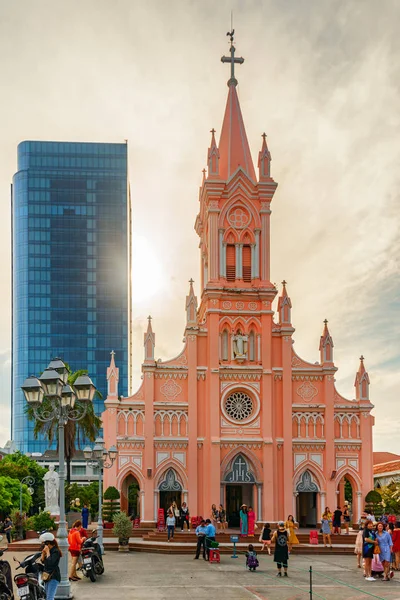 Vue du soir de la cathédrale Da Nang à Danang, Vietnam — Photo