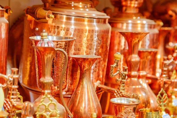 Closeup view of traditional Iranian copper cookware, Kashan — Stock Photo, Image