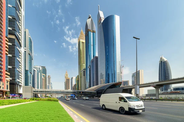 Gorgeous view of Sheikh Zayed Road in Dubai, UAE — Stock Photo, Image