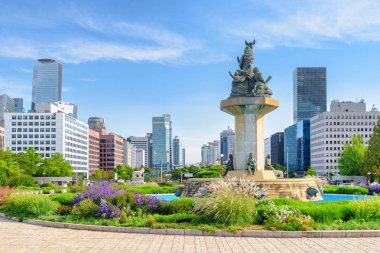 Ulusal Meclis Duruşma Salonu'nun önündeki meydan. Seul