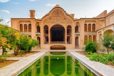 Geleneksel İran avlusunun muhteşem manzarası, Keşan