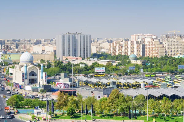 德黑兰西部公共汽车总站和出租车站的鸟瞰图 — 图库照片
