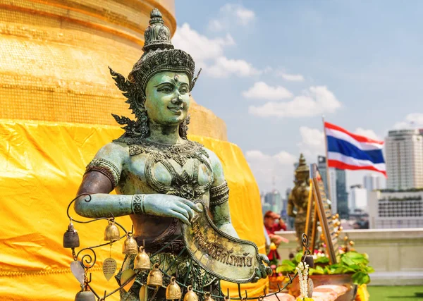 Piękny widok buddyjskiego posągu Wat Saket Temple, Bangkok — Zdjęcie stockowe
