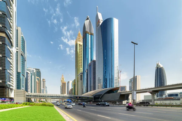 Geweldig uitzicht op Sheikh Zayed Road in Dubai, VAE — Stockfoto