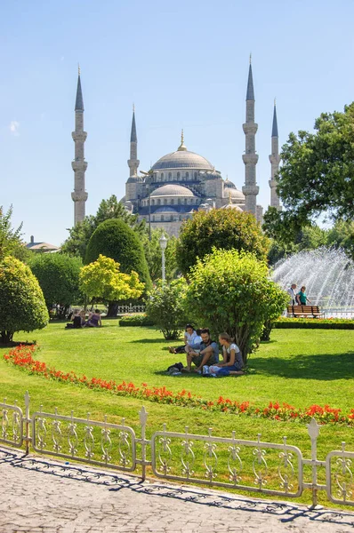 Vista maravilhosa da mesquita Sultan Ahmed em Istambul, Turquia — Fotografia de Stock