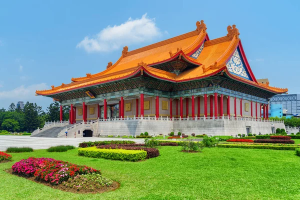 Сказочный вид на Национальный зал Консерт в Тайбэе, Тайвань — стоковое фото