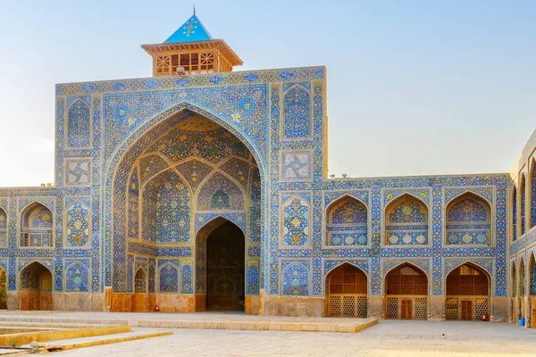Мальовниче подвір'я мечеті Шах в Ісфахан, Іран — стокове фото