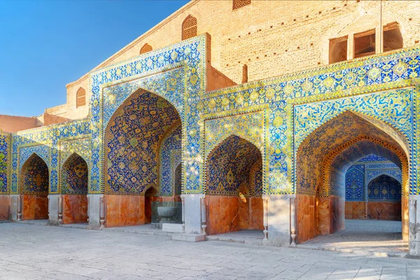 Чудовий вид на подвір'я мечеті Шах, Ісфахан, Іран — стокове фото