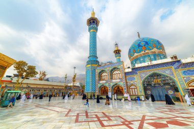 İmamzade Salih'in yan görünümü. Şemiran bölgesi, Tahran, İran