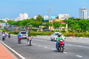 Şehir merkezindeki Vo Van Kiet Caddesi'nin manzara manzarası, Danang