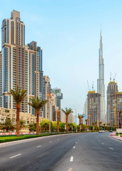 Prachtig uitzicht op onder bouw wolkenkrabbers in Dubai, VAE — Stockfoto