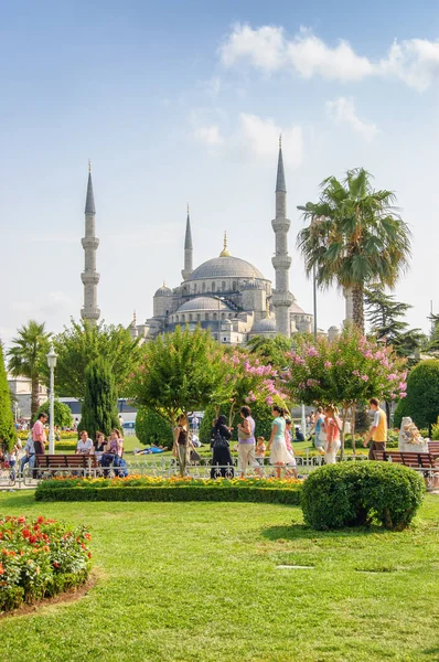 Impresionante vista de la mezquita del sultán Ahmed en Estambul, Turquía —  Fotos de Stock