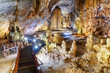 Paradise Cave içinde inanılmaz dev oda harika görünümü