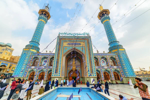Головний погляд на Імамзаж Салех в районі Шеміран, Тегеран, Іран — стокове фото