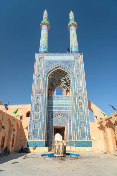 Fabulous view of iwan of the Jameh Mosque of Yazd — Stock Photo, Image