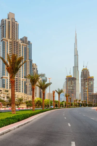 Prachtig uitzicht op onder bouw wolkenkrabbers in Dubai, VAE — Stockfoto