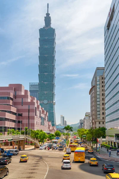 Vyhlídkový pohled na Xinyi Road a Taipei 101, Tchaj-wan — Stock fotografie