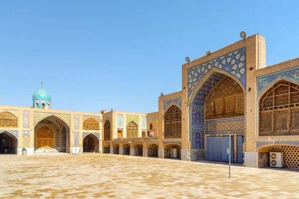 Scenic courtyard of Seyyed Mosque in Isfahan, Iran — Stock Photo, Image