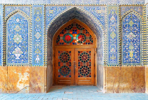 Magnífica vista interior de la mezquita Seyyed en Isfahán, Irán —  Fotos de Stock