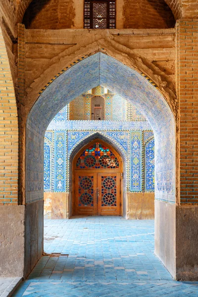 Impresionante vista interior de la mezquita Seyyed en Isfahán, Irán — Foto de Stock