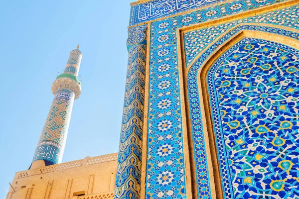 Félelmetes homlokzata és Minaret a jameh mecset Yazd — Stock Fotó