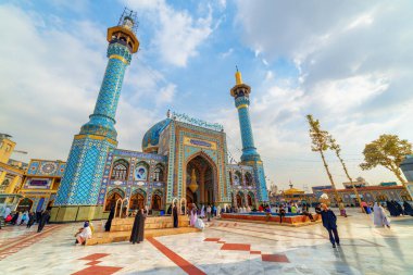 Tahran 'ın Shemiran ilçesindeki Imamzadeh Saleh' in harika manzarası.