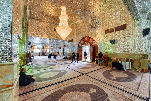 Hermosa vista de la sala de oración en Imamzadeh Saleh, Teherán, Irán —  Fotos de Stock