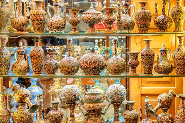 Gorgeous view of traditional Iranian colorful souvenir tableware — Stock Photo, Image
