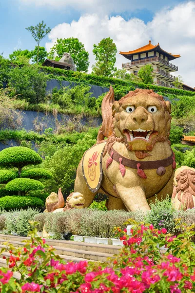 Kaohsiung Taiwán Abril 2019 Impresionante Escultura León Pintoresco Jardín Del — Foto de Stock