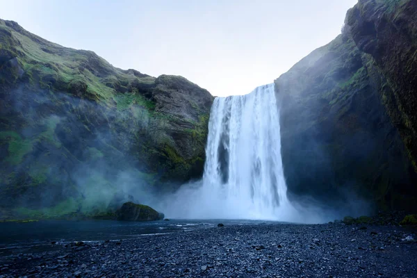 Berühmter skogafoss-Wasserfall — Stockfoto