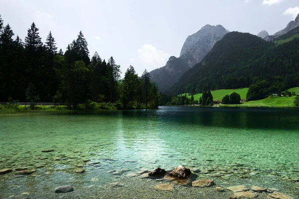 Amazing misty summer day on the Hintersee — Stock Photo, Image