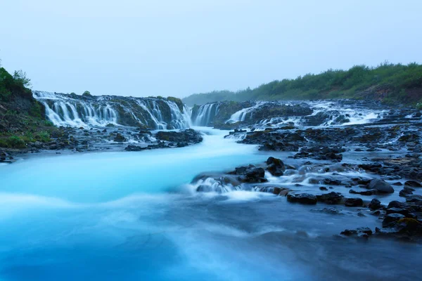 Bruarfoss-vízesés, a nyári idő — Stock Fotó