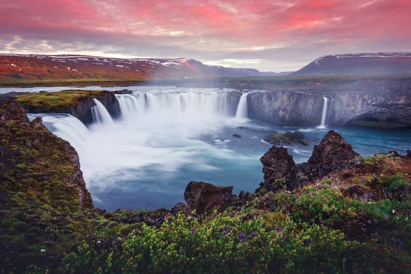 Godafoss vízesés a Skjalfandafljot folyón — Stock Fotó