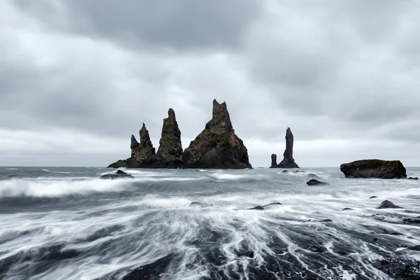 Formations rocheuses de basalte "Bout de trolls" — Photo