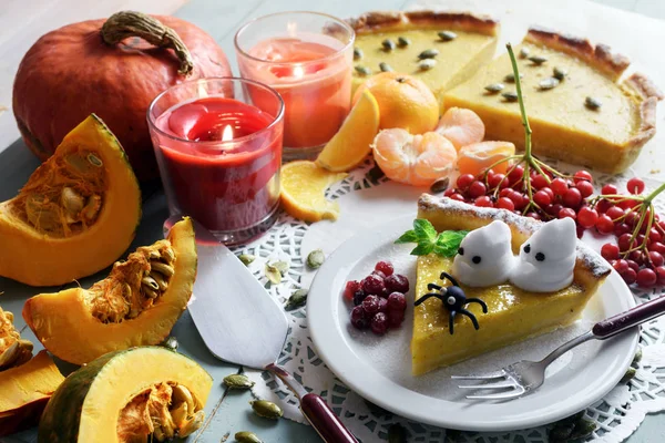 Kürbiskuchen zu Halloween — Stockfoto