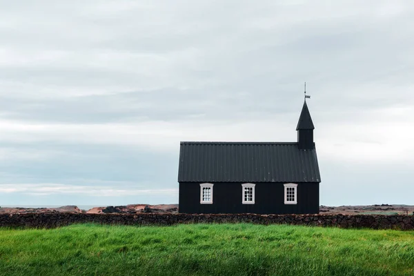 Czarny Kościół drewniany Budakirkja — Zdjęcie stockowe