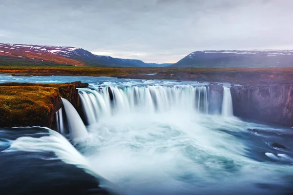Wasserfall Godafoss auf dem Skjalfandafljot — Stockfoto