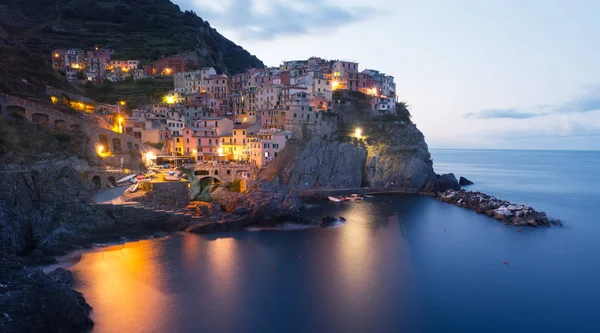 Fantastiskt landskap i Manarola stad — Stockfoto