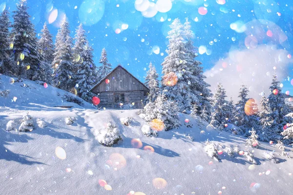 雪の家と幻想的な風景 — ストック写真